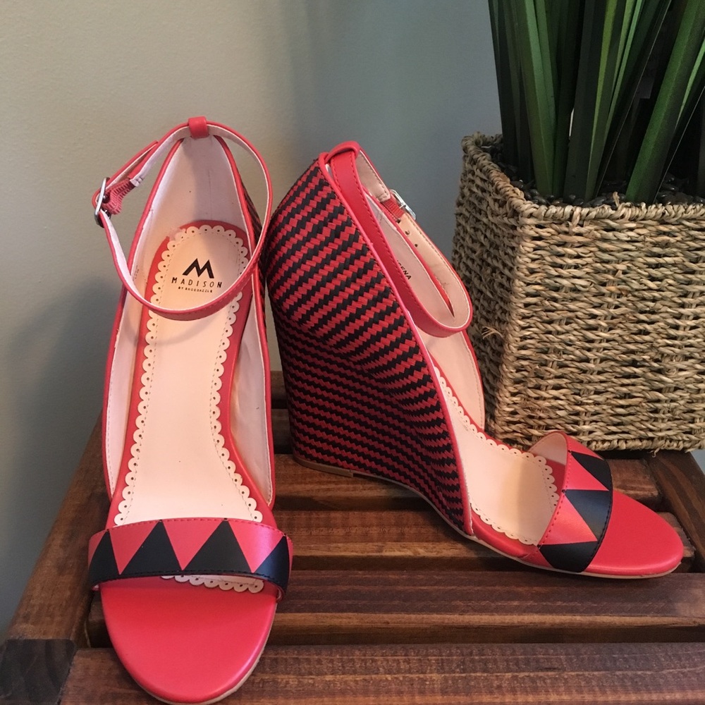 Madison by Shoedazzle patterned wedges